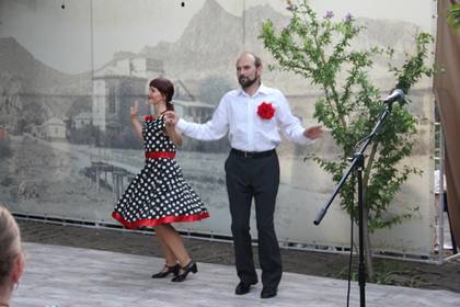 Танцуют Вадим Шушунов и Ирина Коновалова 