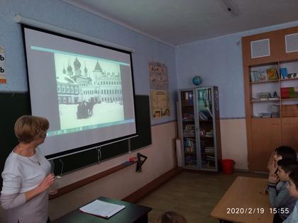 Демонстрация кадров кинохроники. Москва начала 1900  годов.