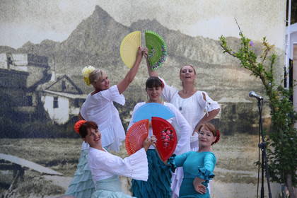 Танец «Севильяна» в исполнении сотрудников Дома-музея М. А. Волошина, под руководством Натальи Жоголевой