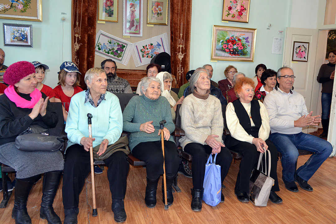 В Литературно-художественном музее города Старый Крым состоялся литературно-музыкальный вечер "Мы разные, но мы вместе", посвящённый Международному Дню инвалидов.