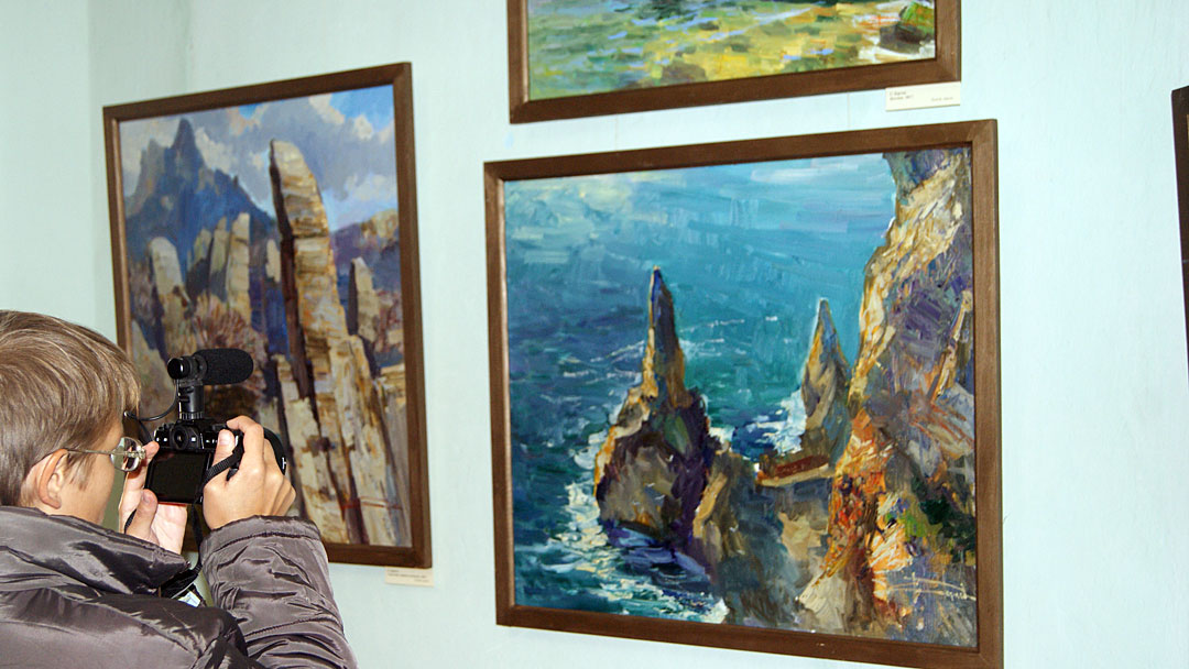Живописные работы Сергея Берлова в Литературно-художественном музее никого не оставили равнодушными.