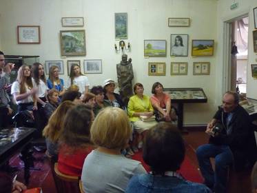 Музыкант Андрей Джораев во время акции «Ночь музеев»