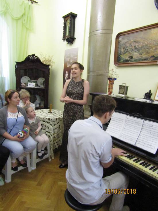 Преподаватели и учащиеся феодосийской  музыкальной школы - фото 1