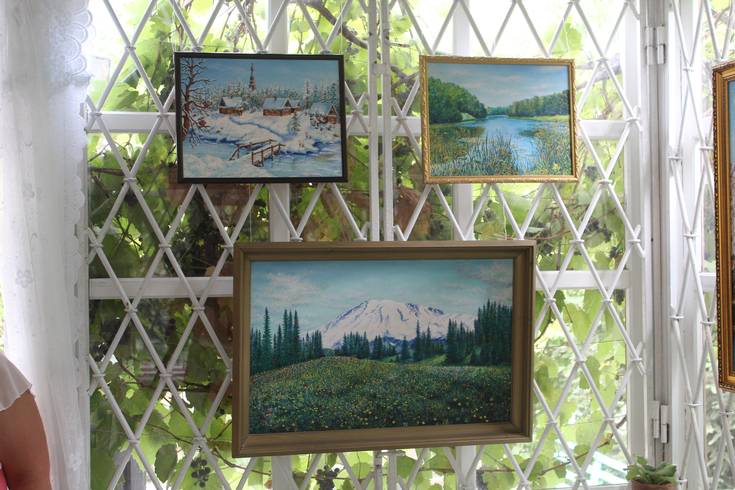 Несколько картин посвящены любимым уголкам Казахстана, где прошла молодость Алексея Александровича