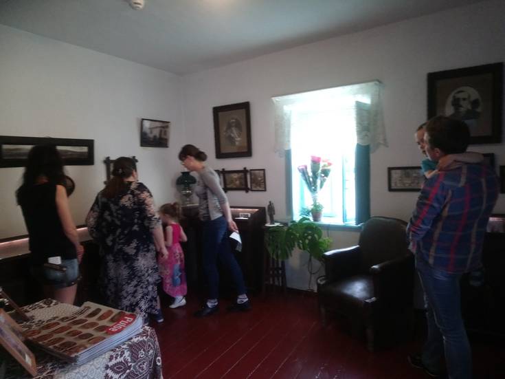 Посетители Дома-музея А.С. Грина смогли познакомиться с его экспозицией бесплатно, при этом в акции приняли участие 13 малышей от 2 до 6 лет. Акция состоялась при поддержке Министерства культуры Республики Крым