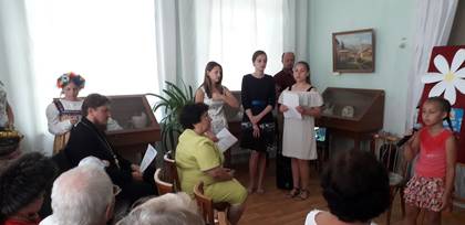 Музыкальным подарком стало выступление юной Татьяны Винницкой  (рук. Елена Маркова)