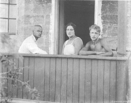 Платонов с семьей. Коктебель 1936г.