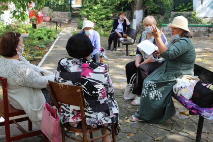 Специально для тех, кто пришёл, Ирина Ивановна прочитала цикл стихотворений, посвящённых женщине.