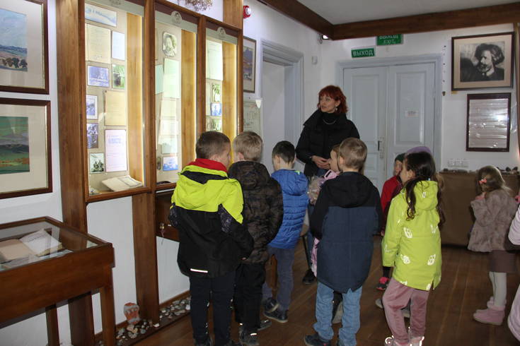 Экскурсия в Доме-музее М.А. Волошина  с учащимися первого класса  Коктебельской общеобразовательной школы