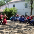 Выступление учащихся коктебельской школы искусств перед гостями и участниками музеологической школы.